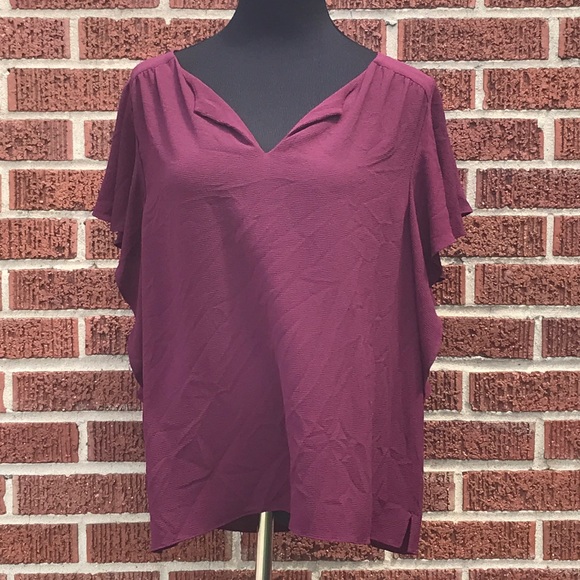 Vince Camuto Tops - Vince Camuto Textured burgundy top w/ruffled sides